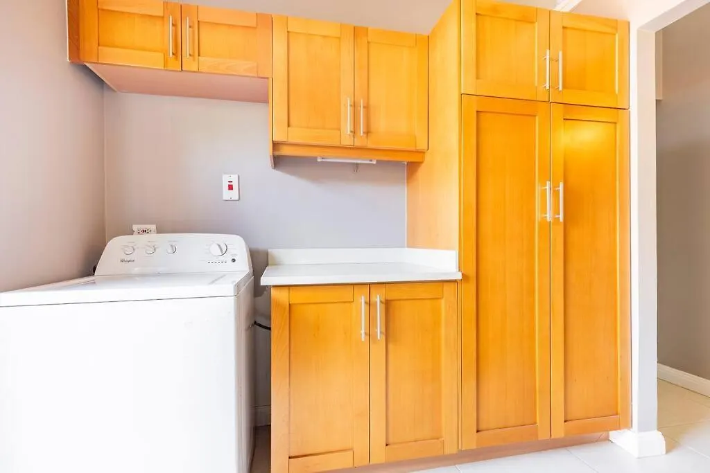 Casa de Férias Noble House ~Spacious~Close To Beach ~Pool ~ Gym Mammee Bay