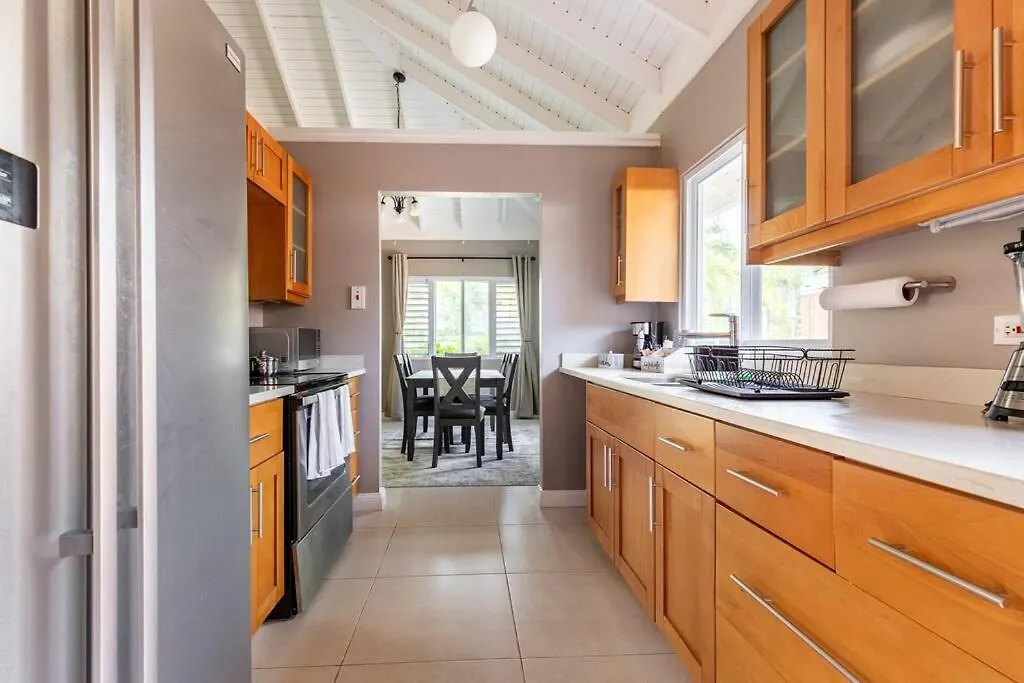 Noble House ~Spacious~Close To Beach ~Pool ~ Gym Mammee Bay